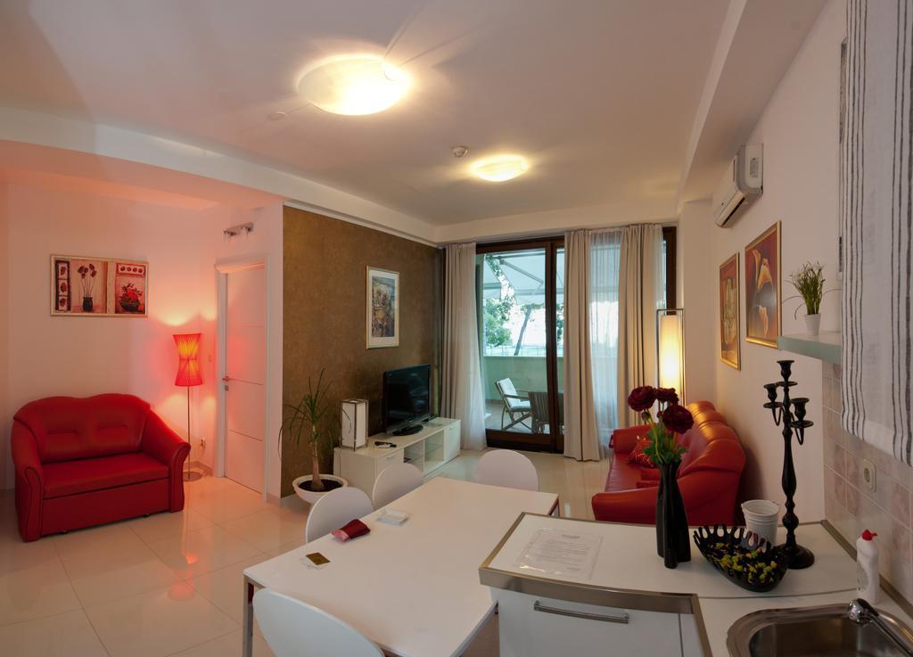 Residence Apartments Anamaria Podstrana Ngoại thất bức ảnh