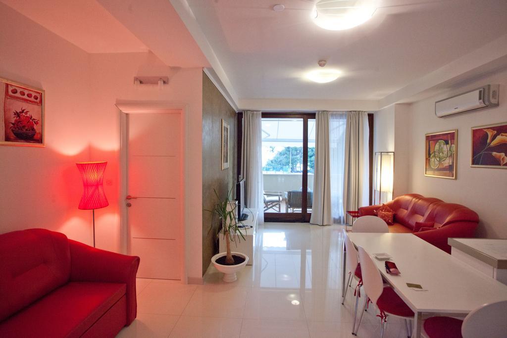 Residence Apartments Anamaria Podstrana Ngoại thất bức ảnh